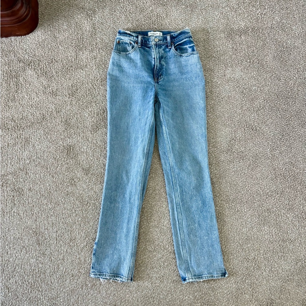 Abercrombie & Fitch Light Blue The 90’s Straight Ultra High Rise Curve Love